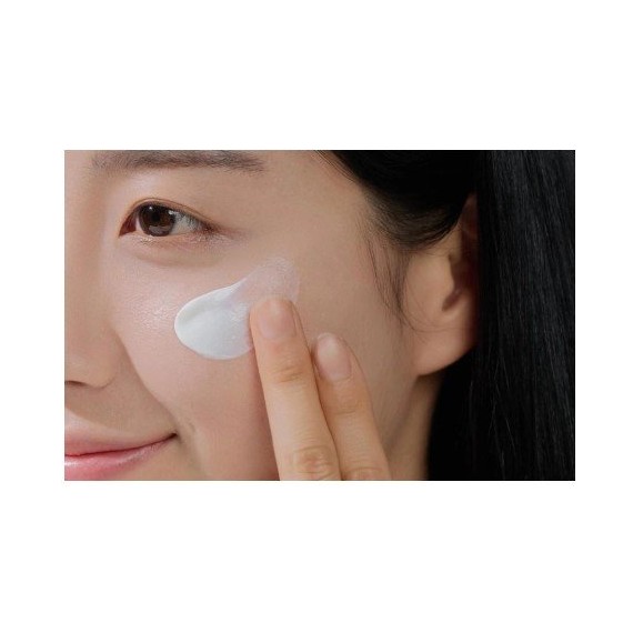 Skin1004 Madagascar Centella Air-fit Suncream Light SPF30 Könnyű fényvédő krém arcra